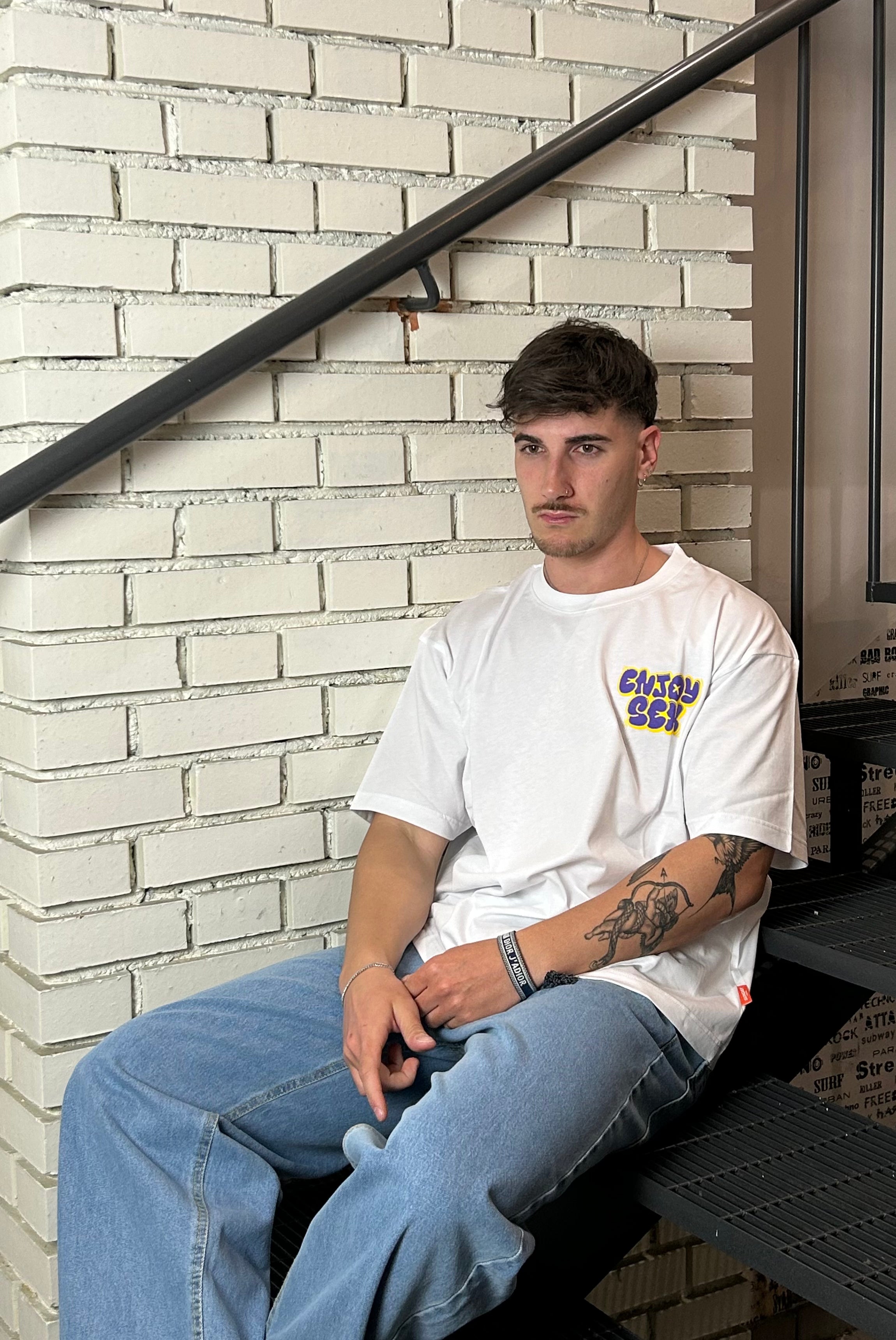 T-Shirt "ENJOY"